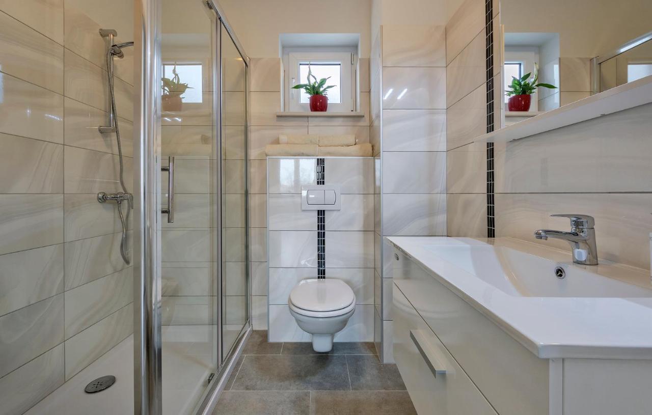 2 Bedroom Apartment Peroj Fažana Eksteriør bilde